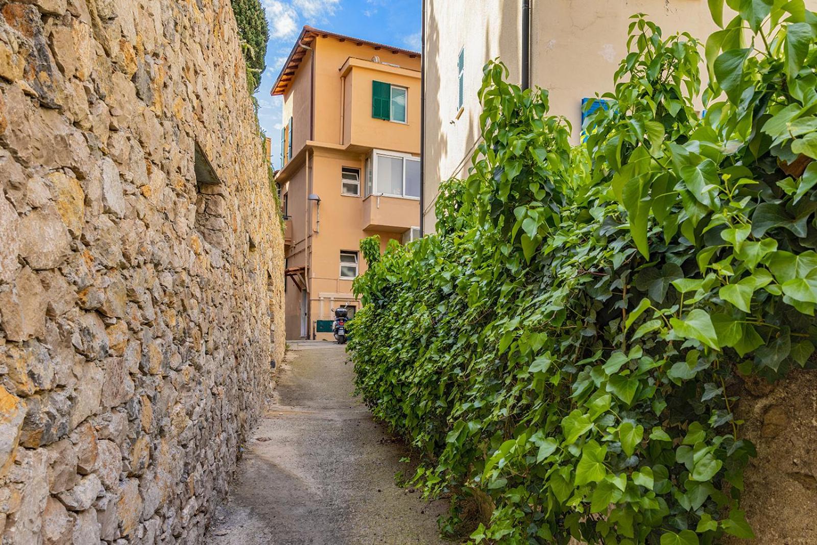 Casa Castelletto Lägenhet Finale Ligure Exteriör bild